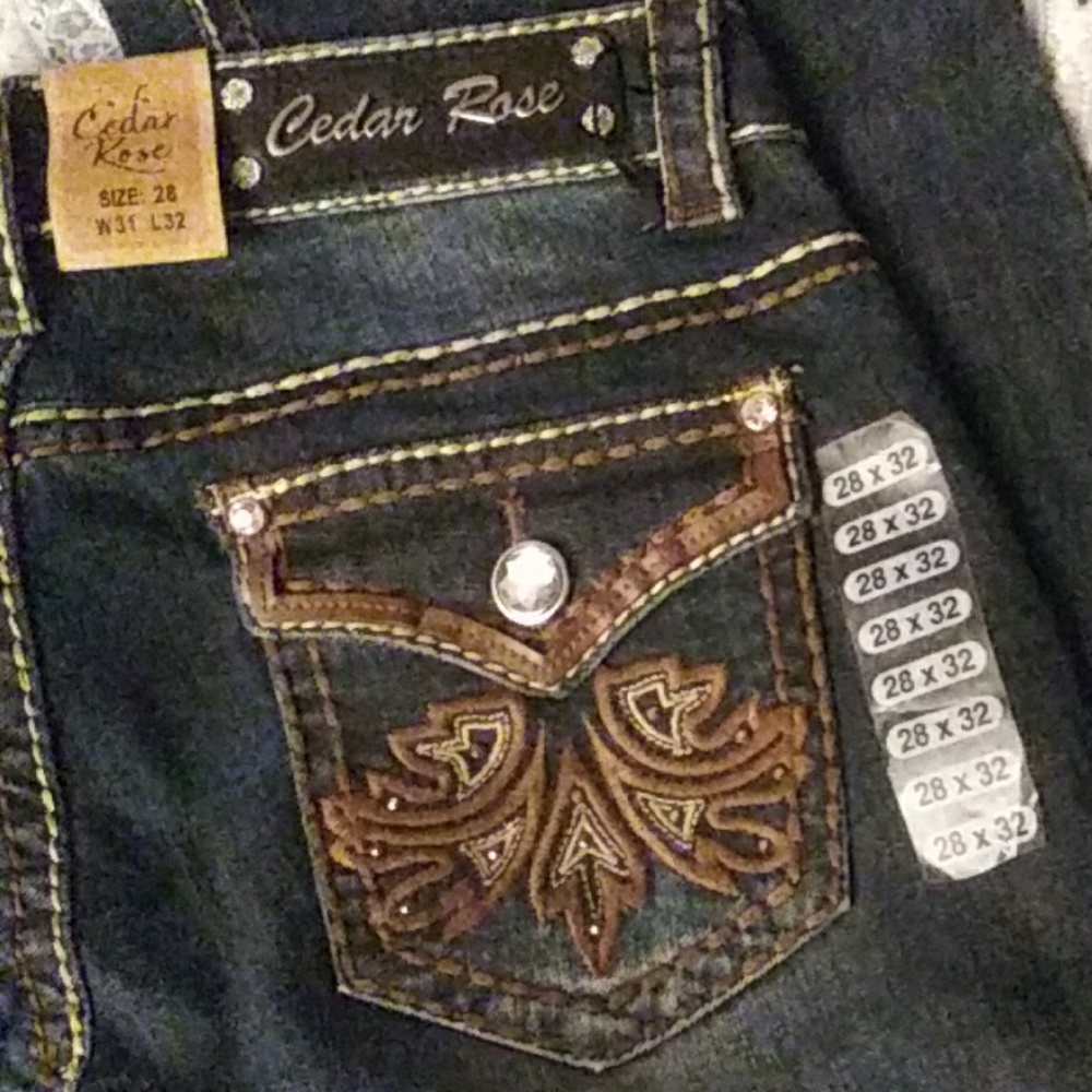 CEDAR ROSE JEANS - Picture 7 of 8